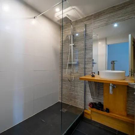 Le Nid - Spacieux, Equipe & Climatisation